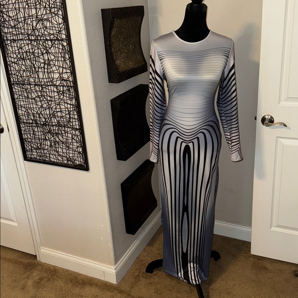 Black and Gray Optical Illusion Maxi Dress
